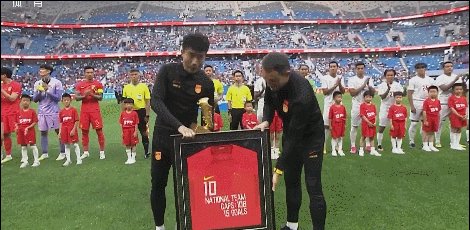 1686917627782074128.gif 郑智.gif